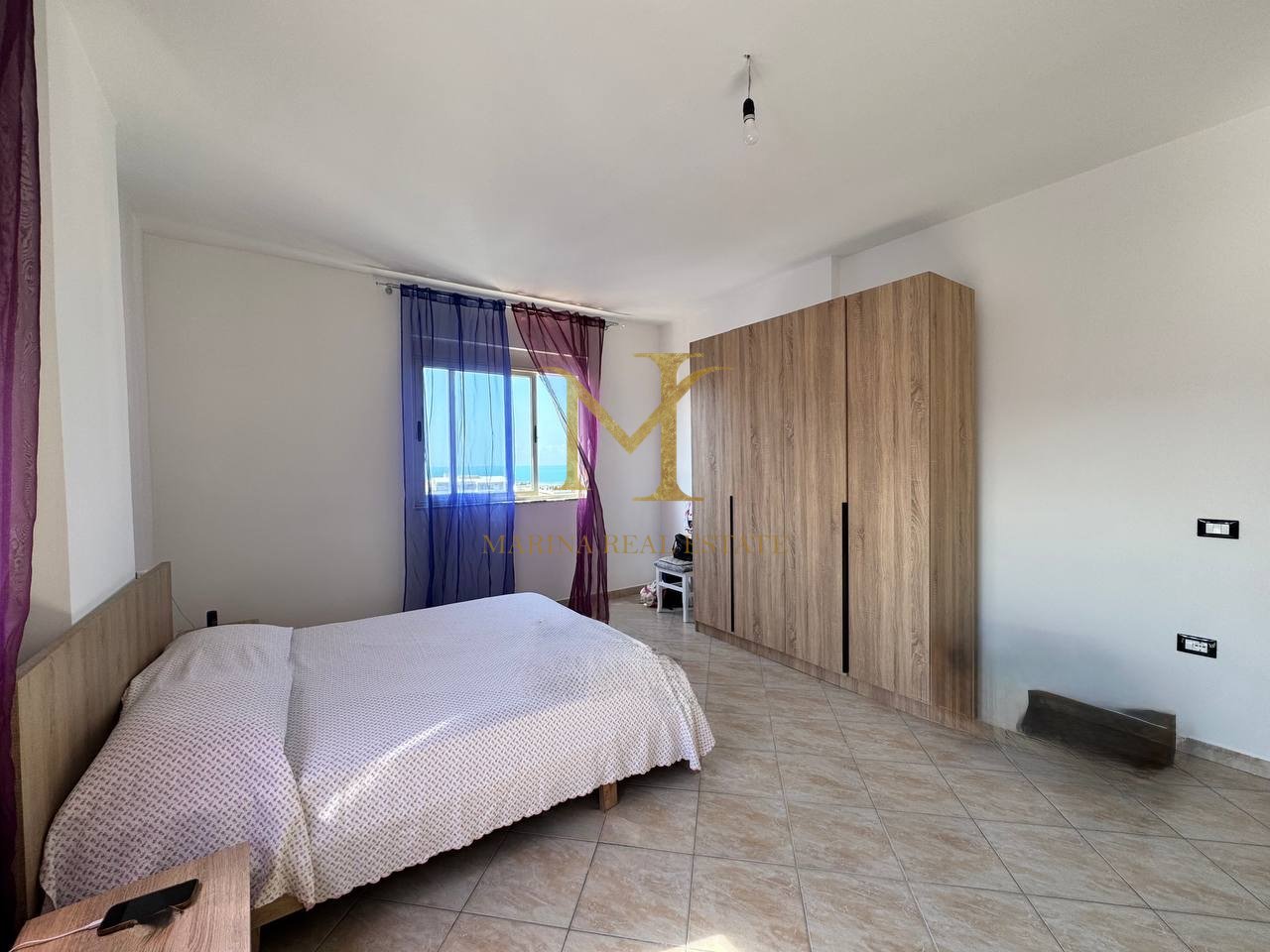 Durres - Jepet me qera 2+1 apartament, zone rrota e kuqe