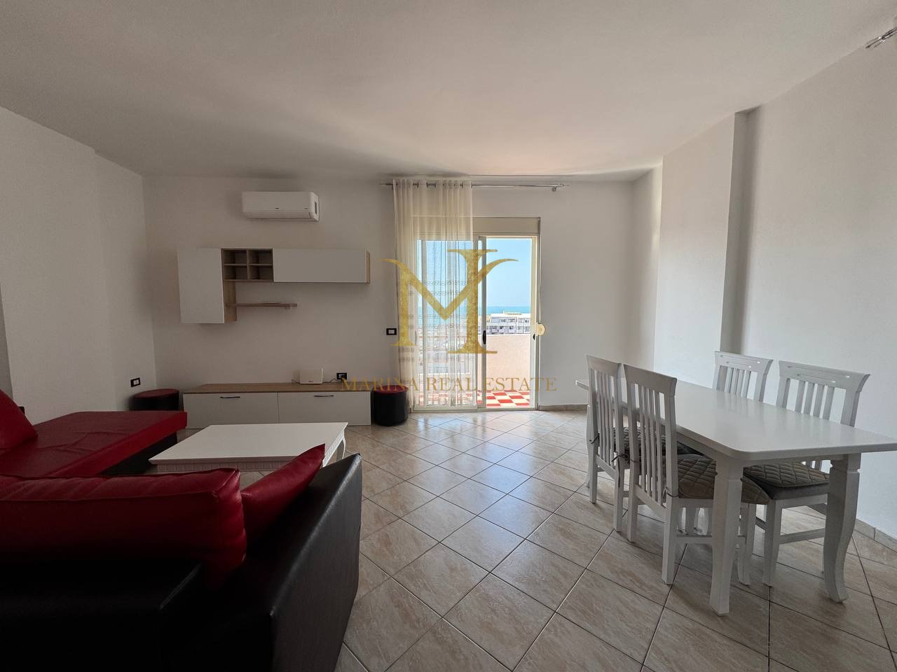 Durres - Jepet me qera 2+1 apartament, zone rrota e kuqe