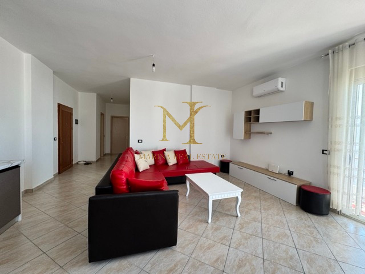 Durres - Jepet me qera 2+1 apartament, zone rrota e kuqe