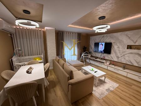 Ofrohet  Per Qera Apartament 2+1 i investuar, Stacioni i Trenit Durres !!