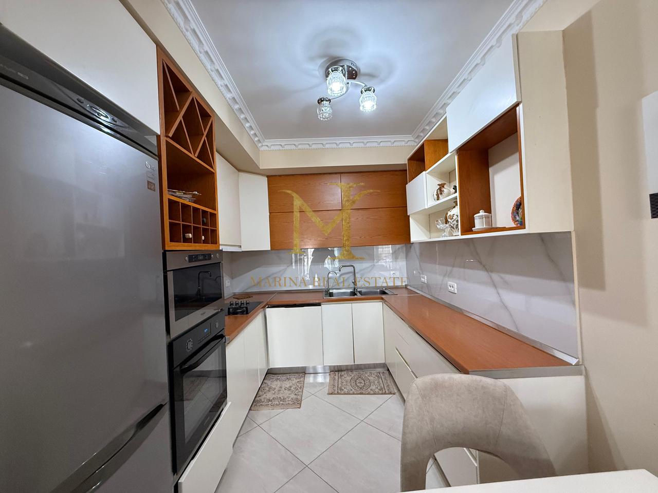 APARTAMENT 2+1 PER QERA , PRANE QENDRES DURRES !!