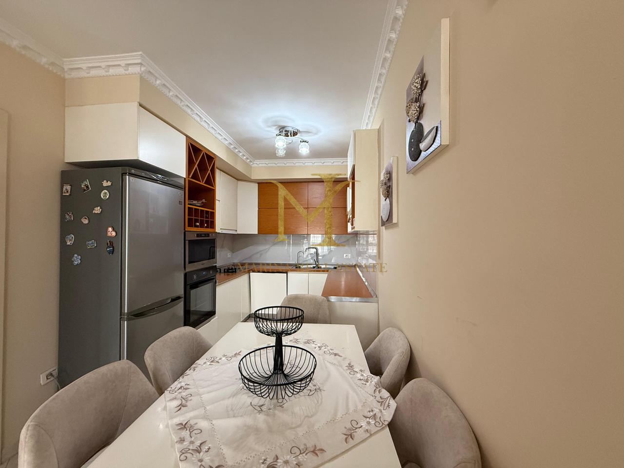 APARTAMENT 2+1 PER QERA , PRANE QENDRES DURRES !!