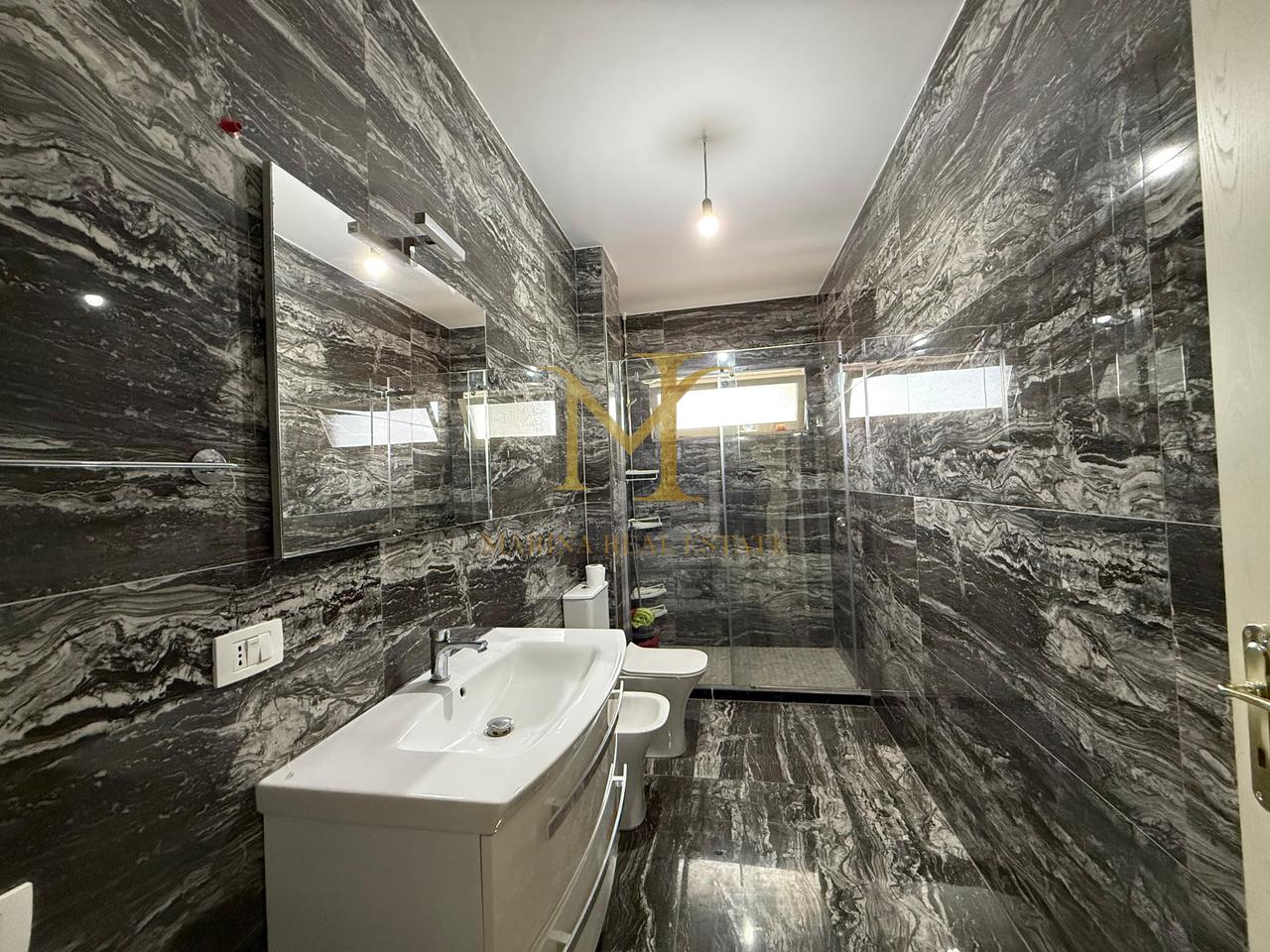 APARTAMENT 2+1 PER QERA , PRANE QENDRES DURRES !!