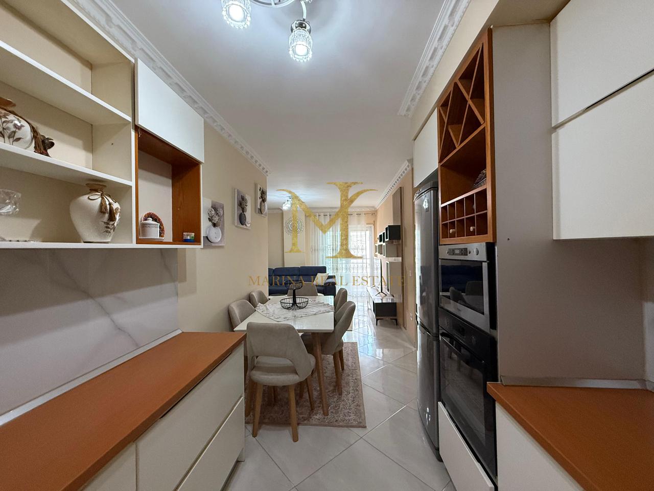 APARTAMENT 2+1 PER QERA , PRANE QENDRES DURRES !!