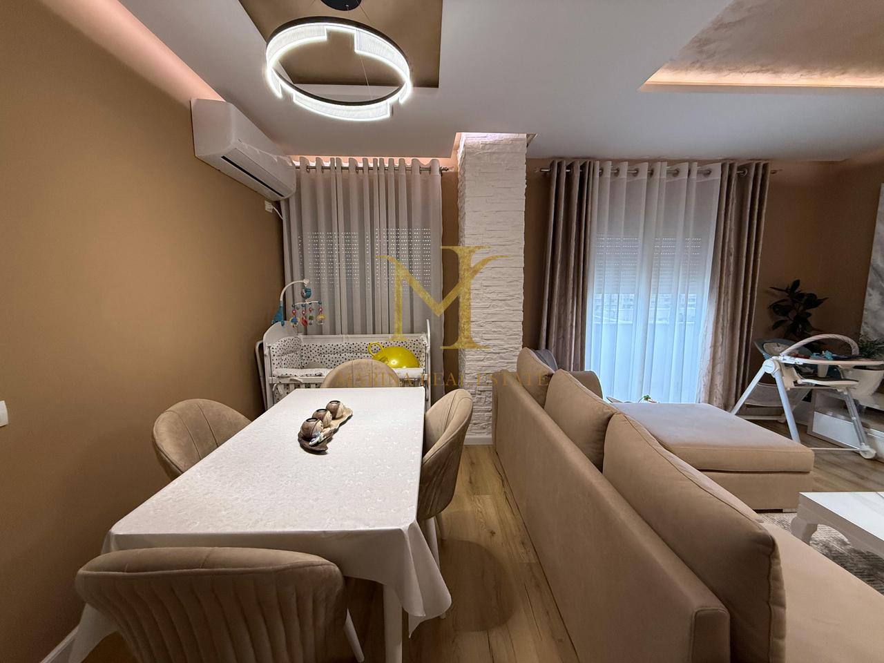 Ofrohet  Per Qera Apartament 2+1 i investuar, Stacioni i Trenit Durres !!