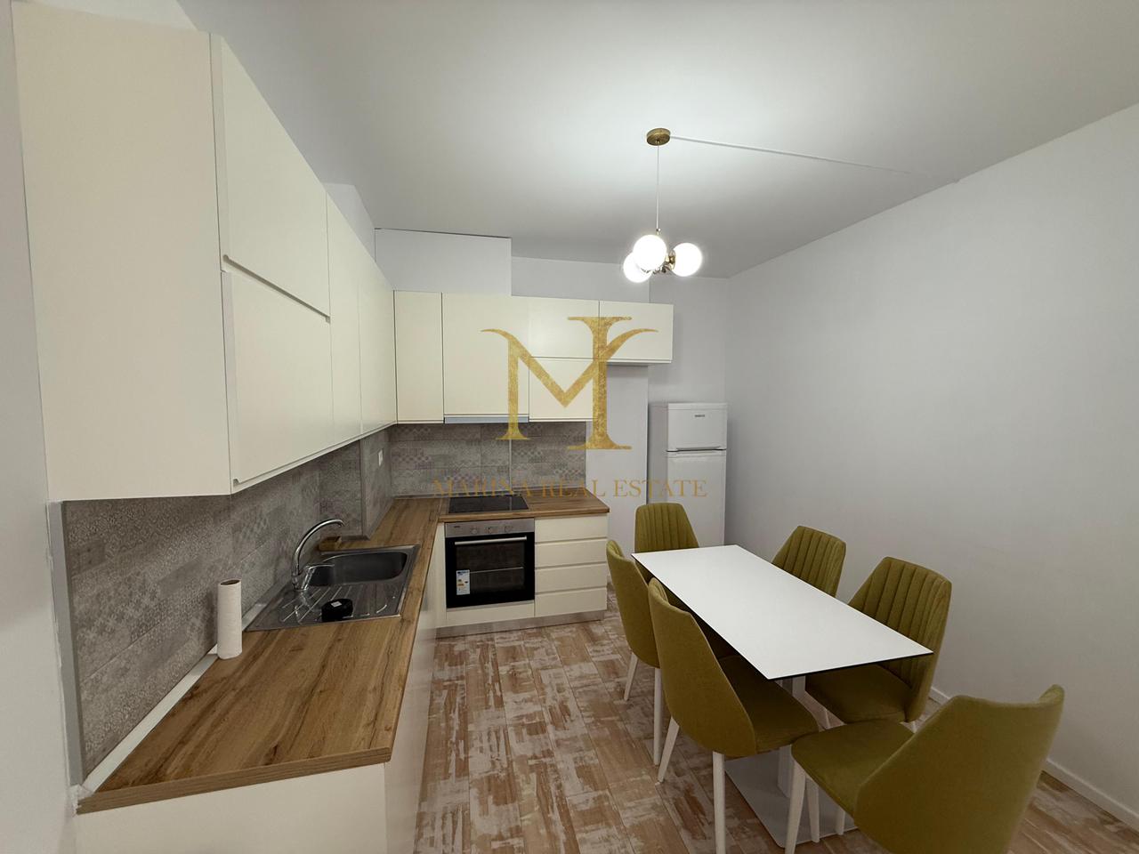 Apartament 2+1 per Qera ne Plazh , Stacioni i Pare !!