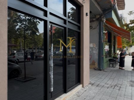 AMBIENT BIZNESI DURRES 2 KATE NGA 20 m2 SECILA