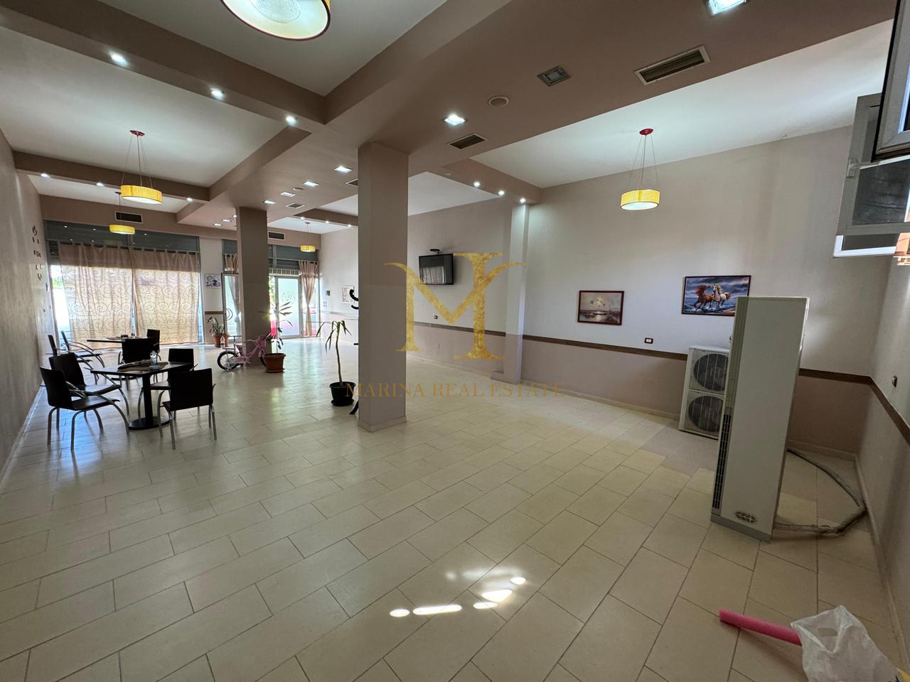 JEPET AMBIENT ME QERA  STADIUMI DURRES