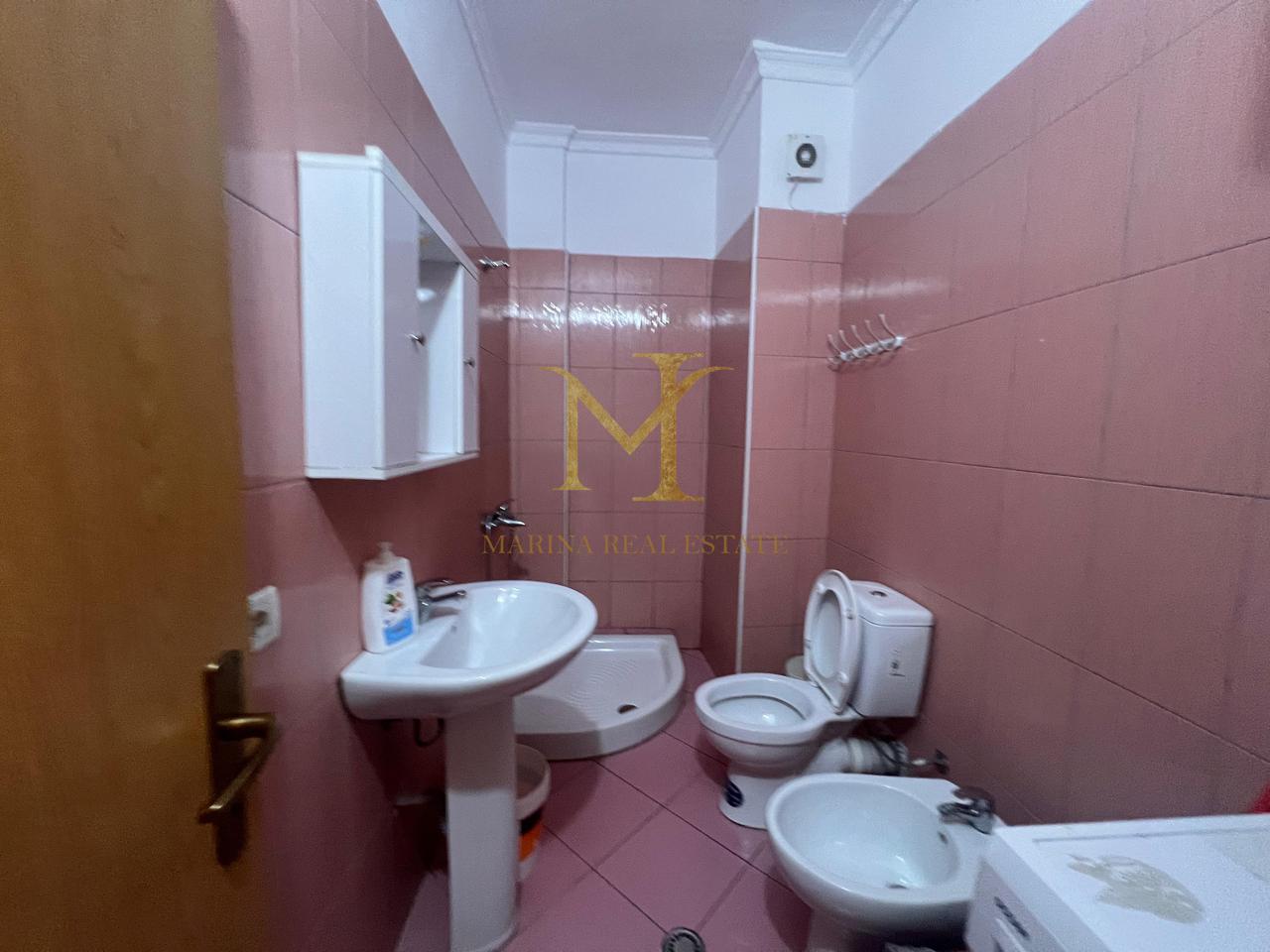Apartament 1+1 me qira – Pamje të plotë nga deti