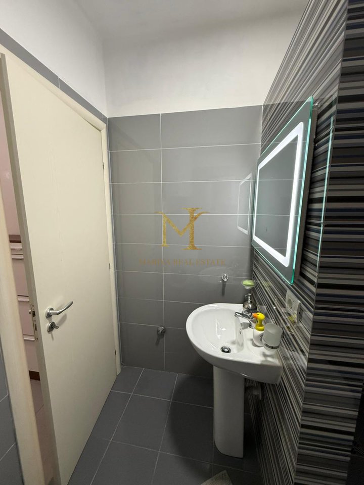 OFROHET APARTAMENT 1+1 ME QIRA NE PLAZH ILIRIA, DURRES!