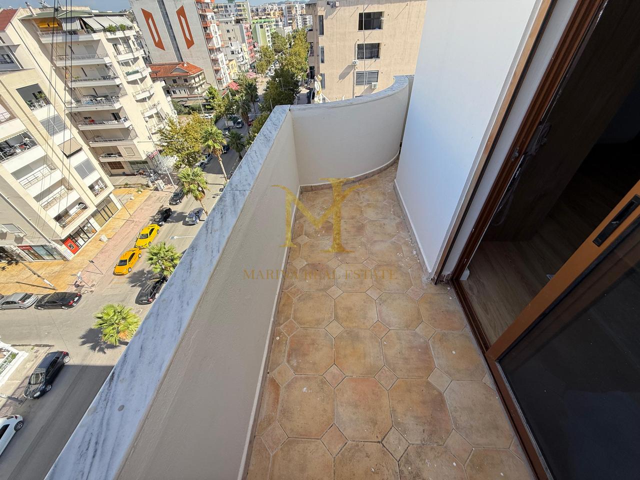 Shitet  Apartament 2+1 i investuar, plazh Hekurudha !