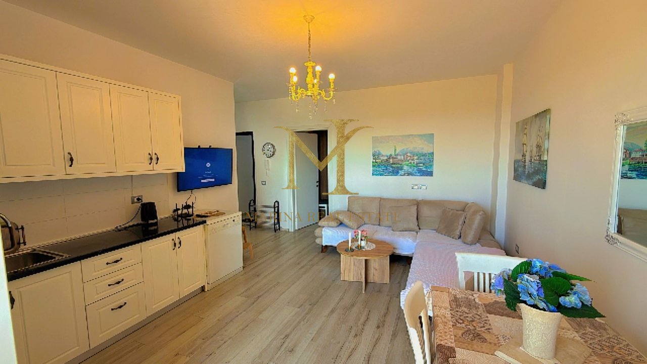 Ofrohet Apartament me Qera Afatgjate , Plepa Durres !!