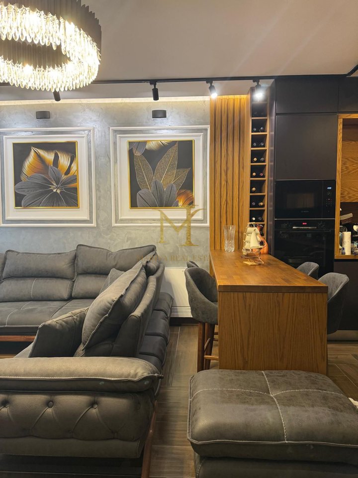 Apartament 2+1 me qera - Rruga e Portit !