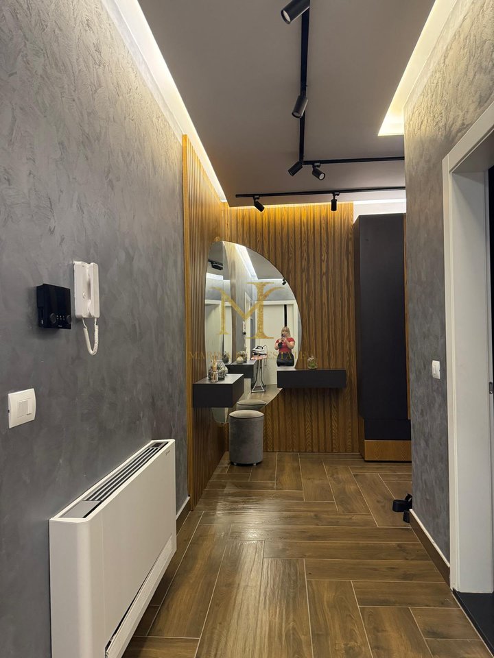 Apartament 2+1 me qera - Rruga e Portit !