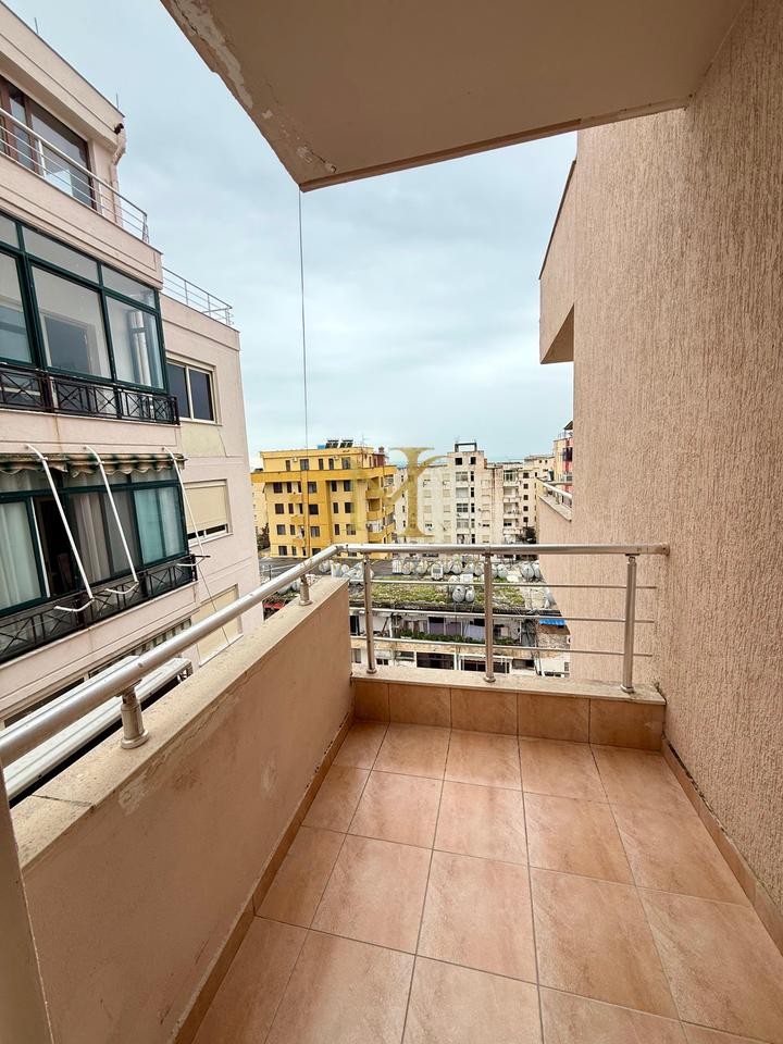 JEPET ME QERA APARTAMENT 1+1 NE PLAZH HEKURUDHA , DURRES !!