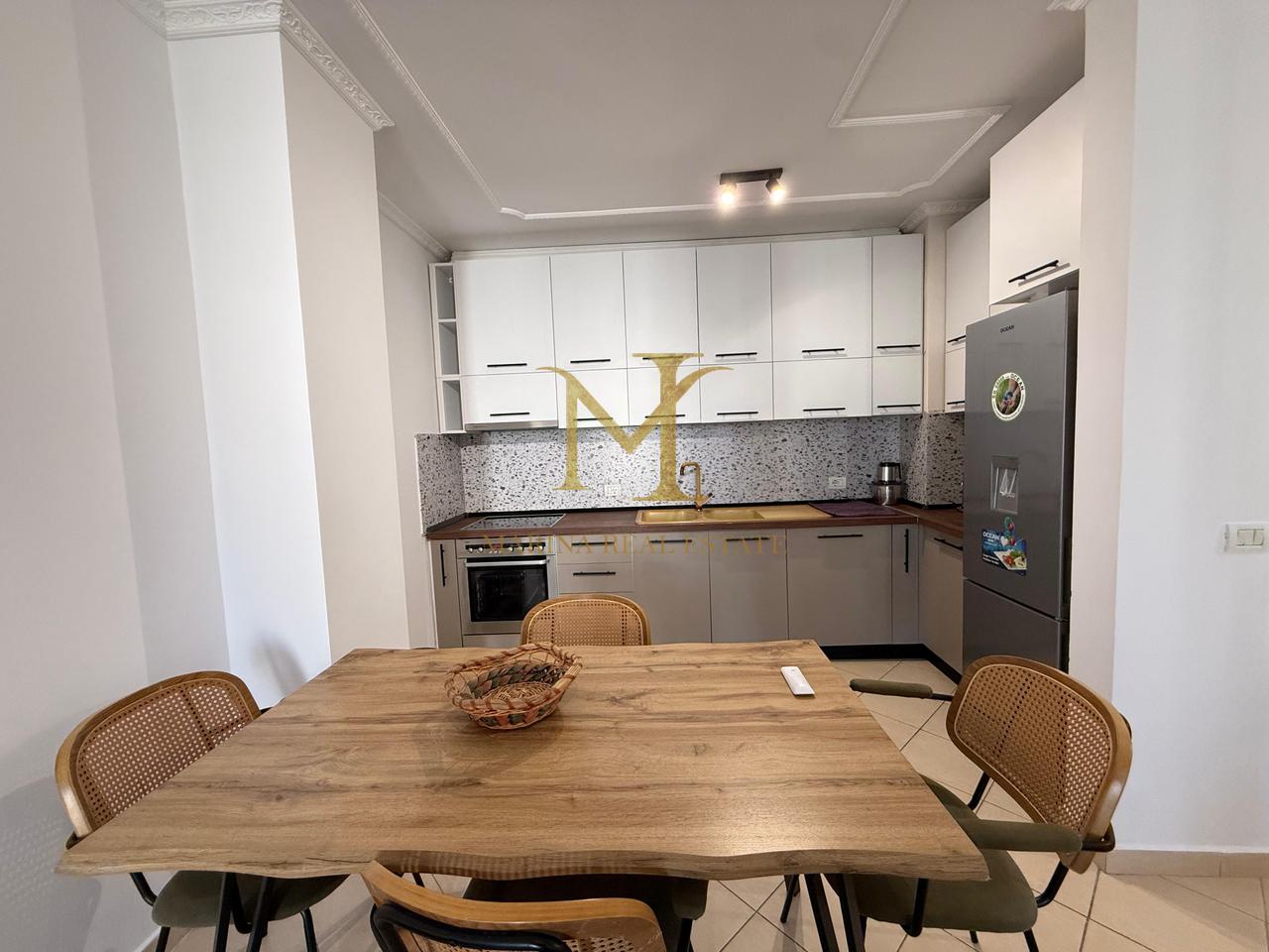 JEPET APARTAMENT 2+1 ME QERA , PLAZH HEKURUDHA !