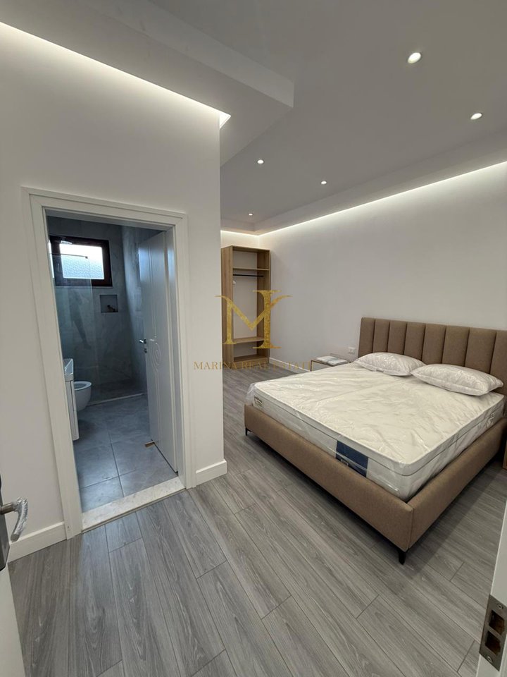 Mini Hotel 3-Katësh me 16 Dhoma + Bar-Kafe, pranë rrethrrotullimit në Plepa – 2,000 €/Muaj