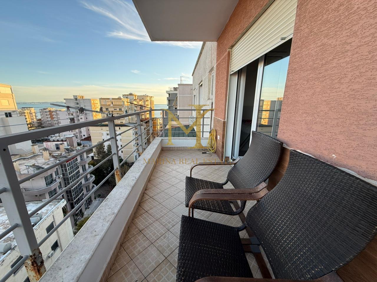 Shitet Apartament 2+1 në zonën e Plazhit, Durrës,  Rrota E kuqe!!