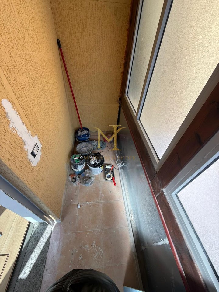 SHITET APARTAMENT 2+1 + DEPO NE NJE PALLAT TE RI NE PLAZH HEKURUDHA !