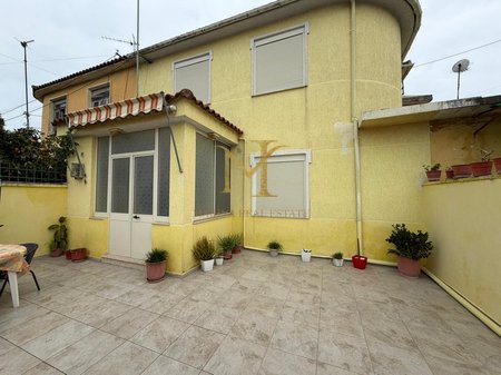 Jepet me qera shtëpi dykatëshe – Durrës (Plazh, Hekurudha)