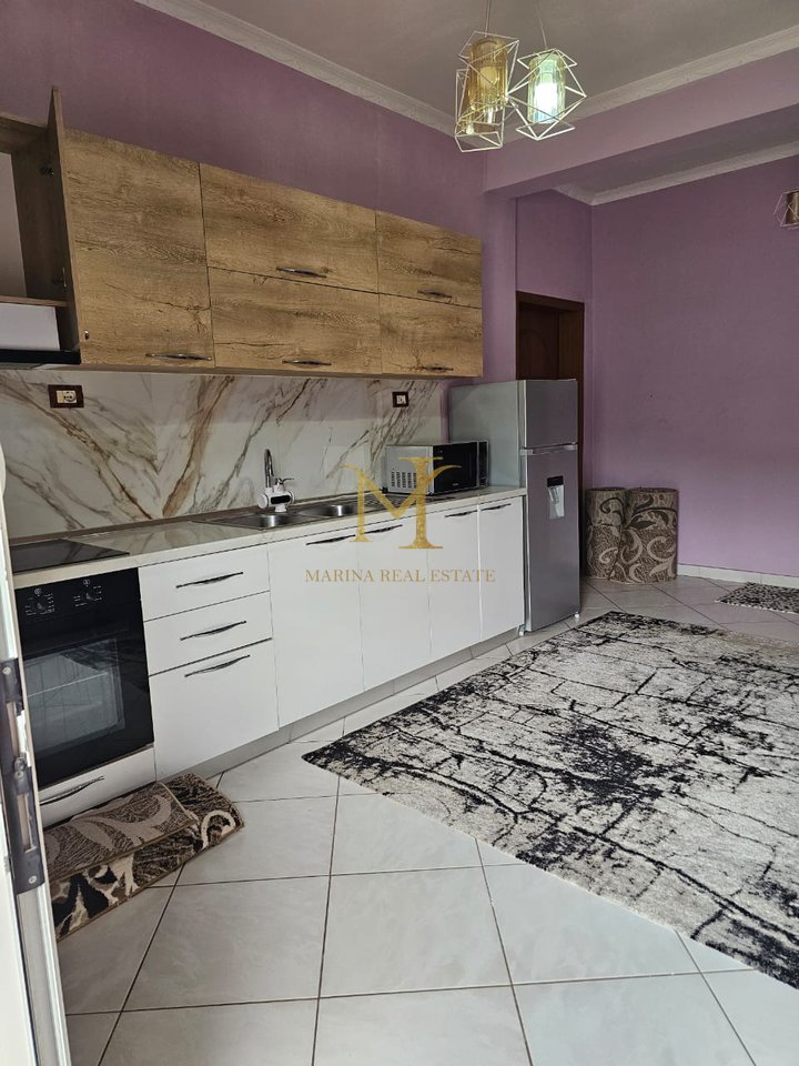 Shtepi me qera ne zonen e ish kenetes!