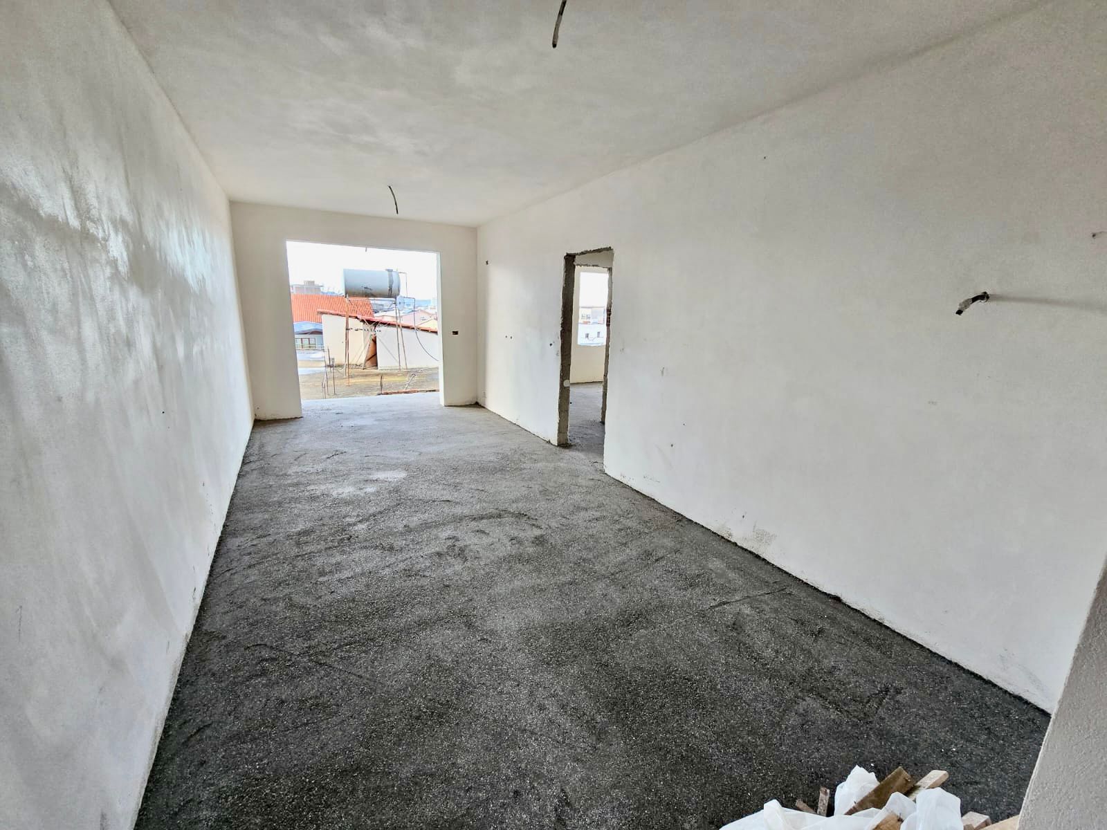 APARTAMENT 2+1 NE FAZE NDERTIMI NE PLAZH DURRES, PER SHITJE!