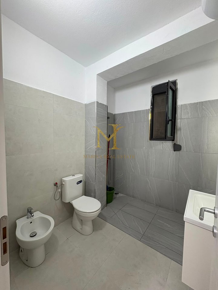 APARTAMENT 1+1 NE SHITJE PRANE HOTEL MIKIT, PLAZH ILIRIA!!!