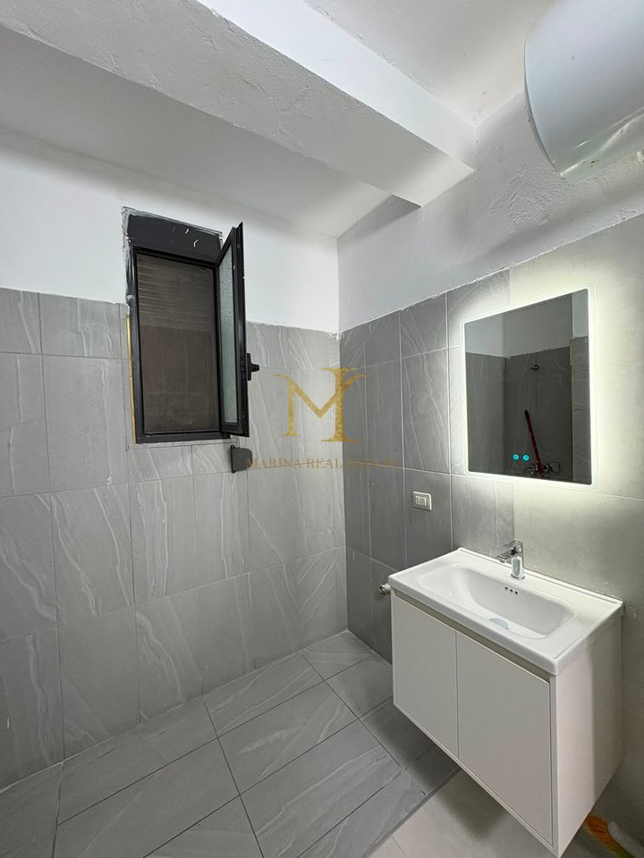 APARTAMENT 1+1 NE SHITJE PRANE HOTEL MIKIT, PLAZH ILIRIA!!!