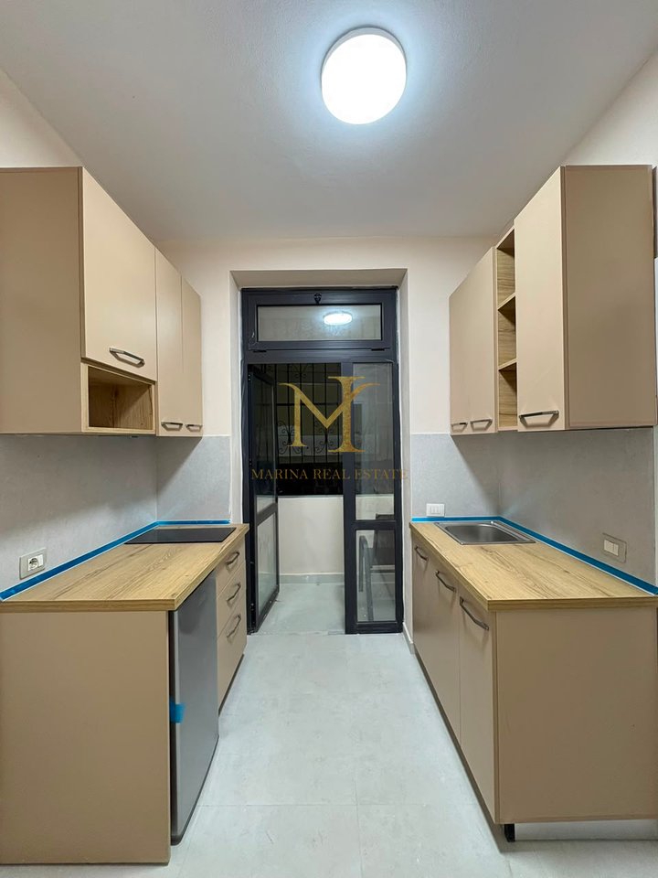 APARTAMENT 1+1 NE SHITJE PRANE HOTEL MIKIT, PLAZH ILIRIA!!!