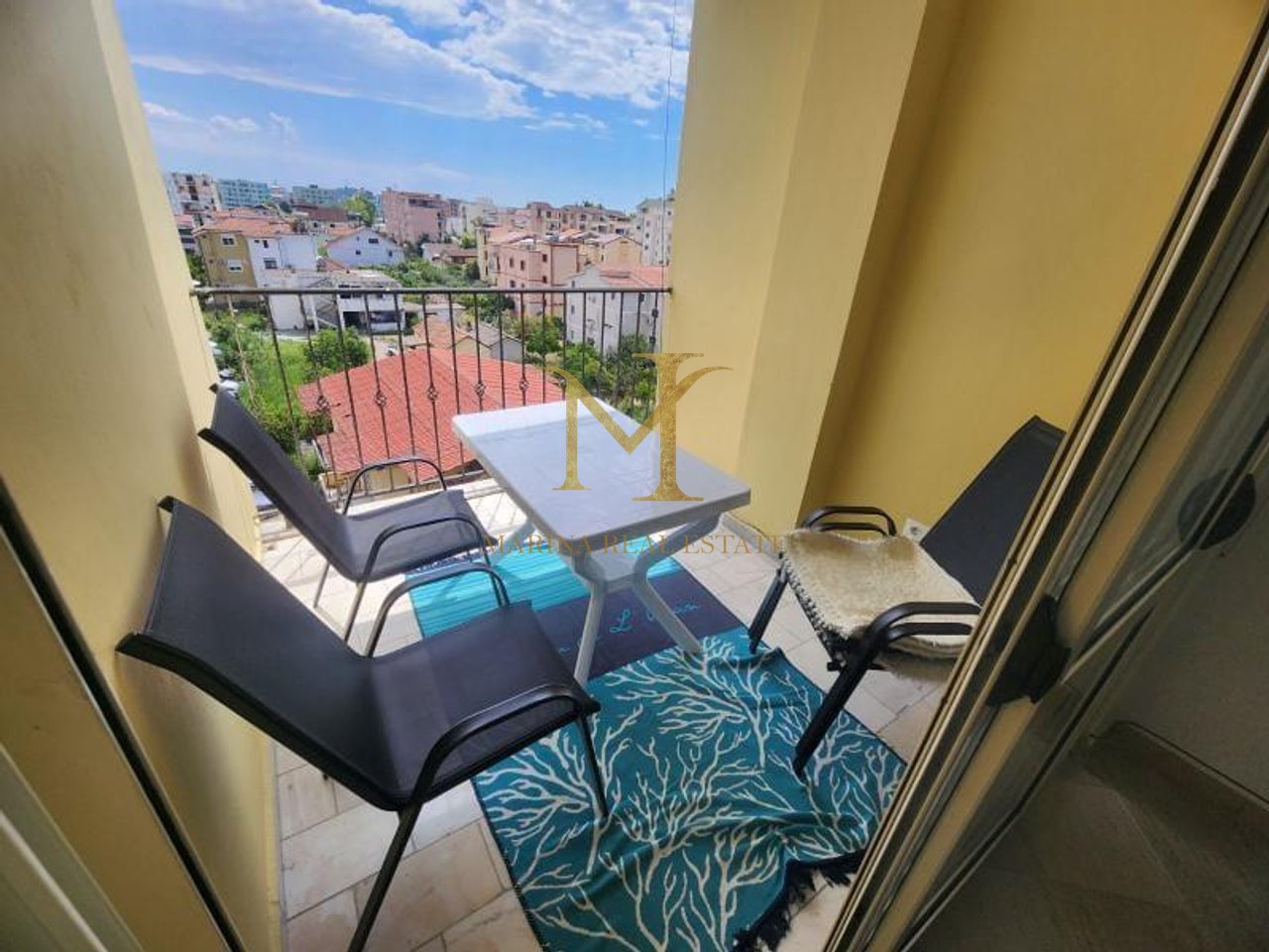 APARTAMENT 2+1 NE SHITJE PRANE MIAMI BEACH, GOLEM!!