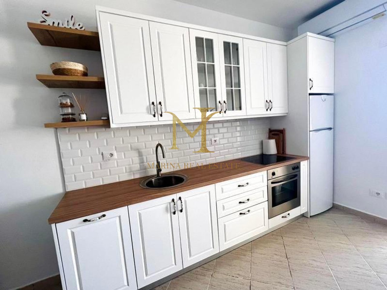 APARTAMENT 2+1 NE SHITJE PRANE MIAMI BEACH, GOLEM!!