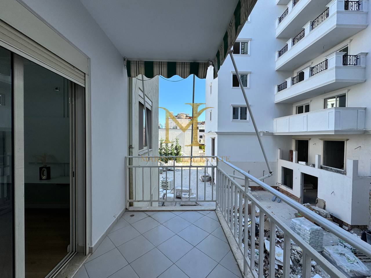 SHITET APARTAMENT 1+1, Golem. 200m nga deti, kati 1