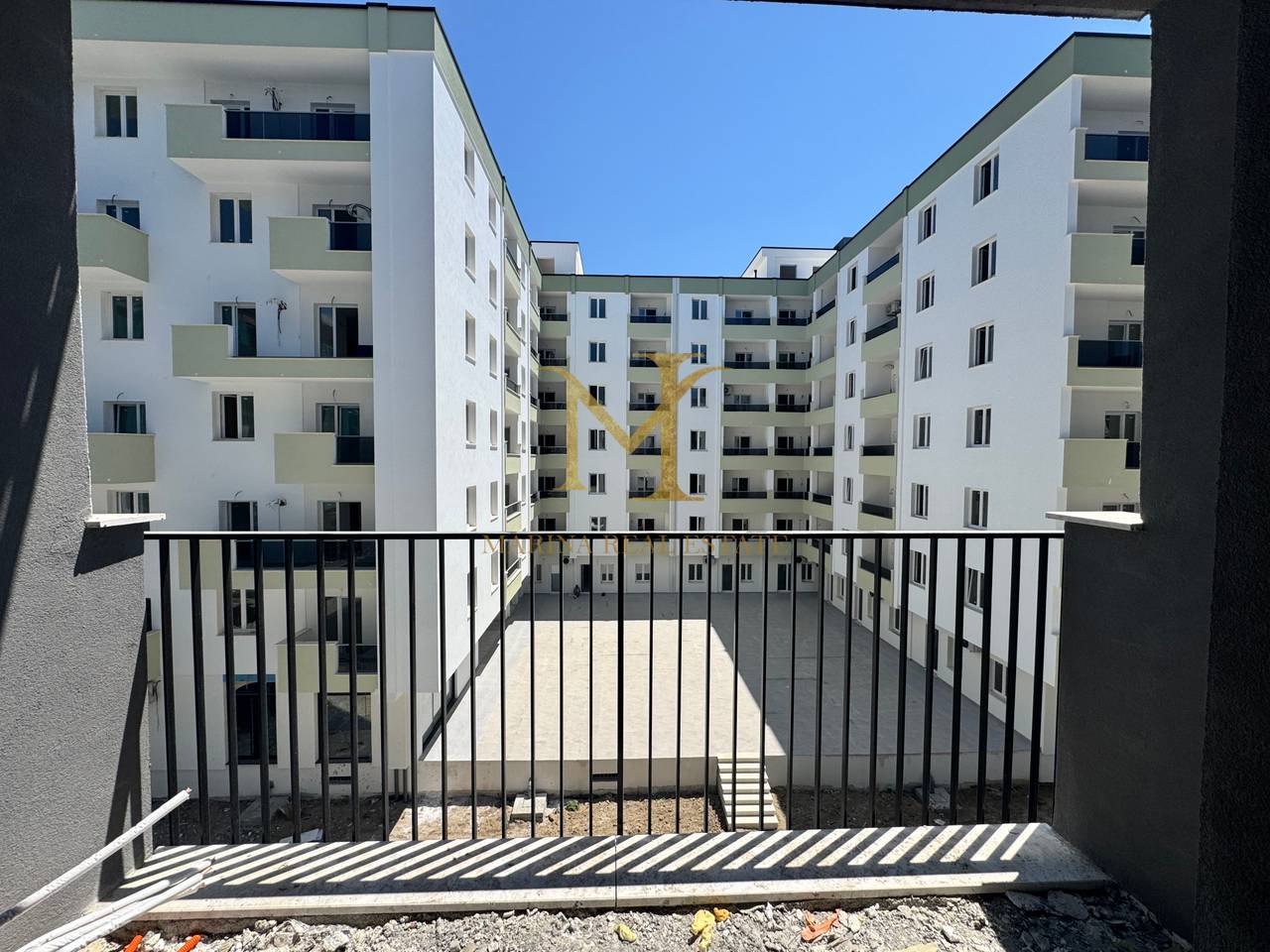 Appartamento 1+1 in vendita, nuovo edificio a Golem. 250m dal mare.