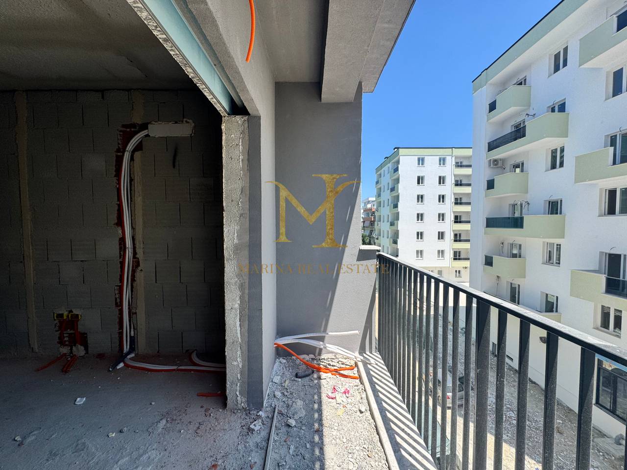 Appartamento 1+1 in vendita, nuovo edificio a Golem. 250m dal mare.