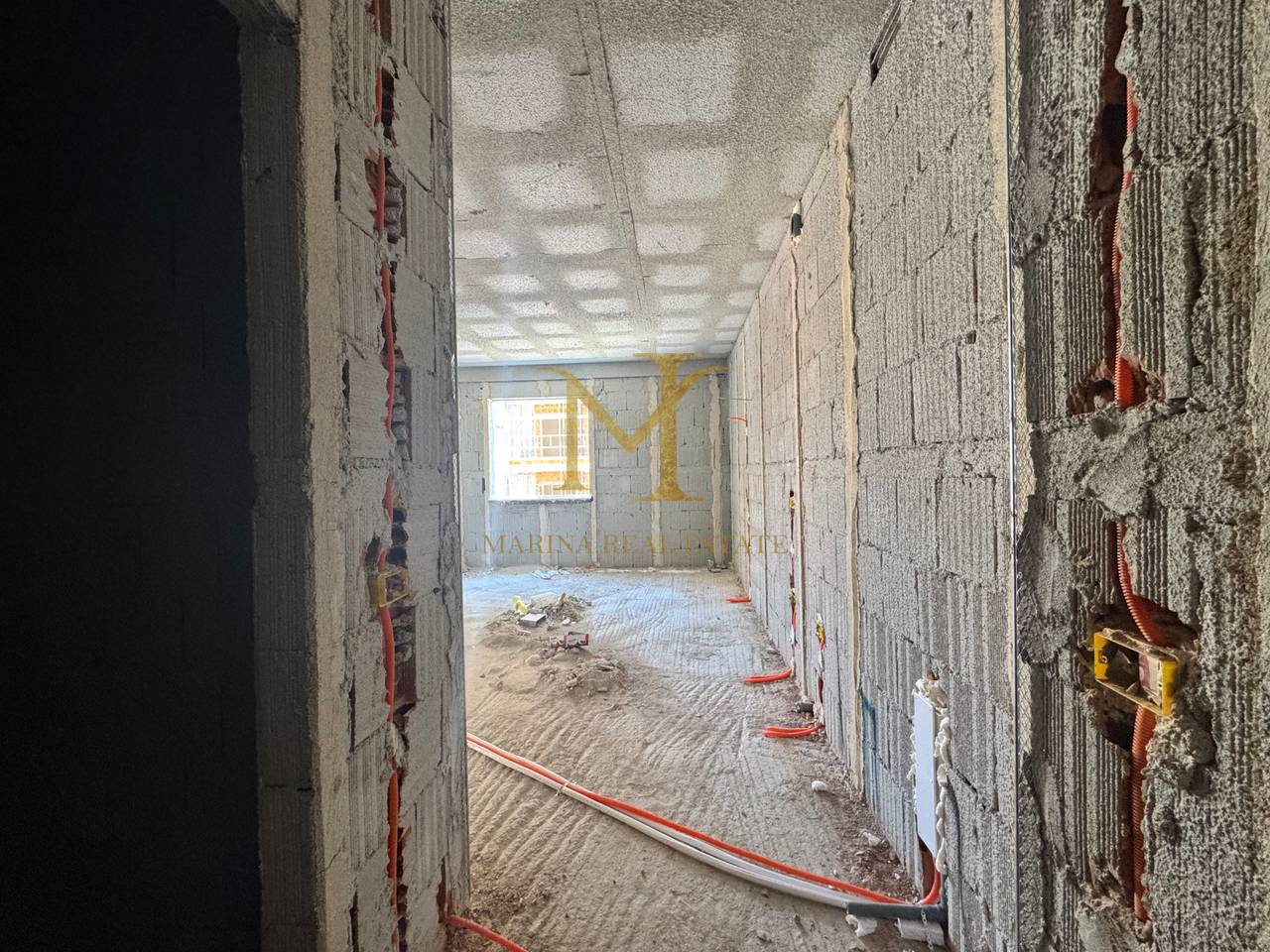 SHITET APARTAMENT 2+1 Golem, Kavaje. Pallati i Ri, perfundimi prill 2027.