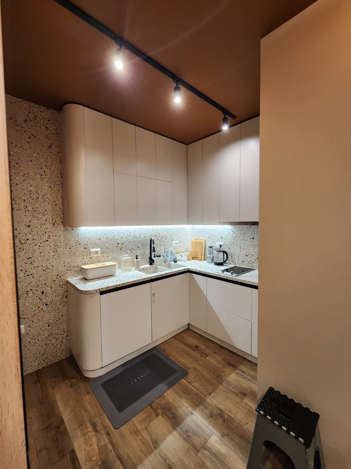 APARTAMENT 2+1 NE SHITJE thumbnail 2