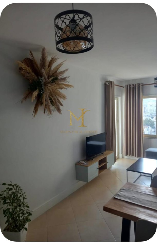 APARTAMENT 1+1 ME QERA, PRANE TREGUT TE FRUTA-PERIMEVE, DURRES!!!!