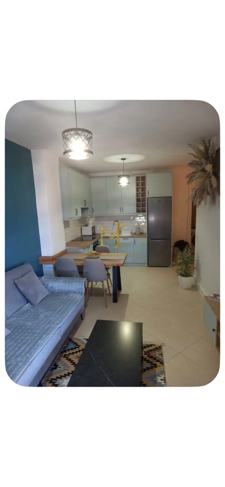 APARTAMENT 1+1 ME QERA, PRANE TREGUT TE FRUTA-PERIMEVE, DURRES!!!!