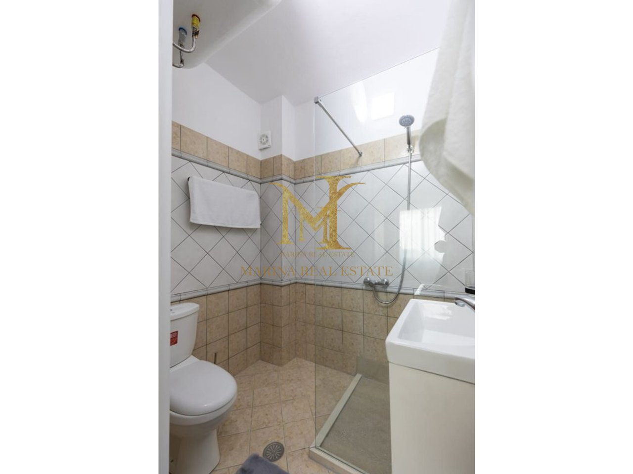 SHITET APARTAMENT 2+1+2 TUALETE NE PLAZH HEKURUDHA, DURRES!!!