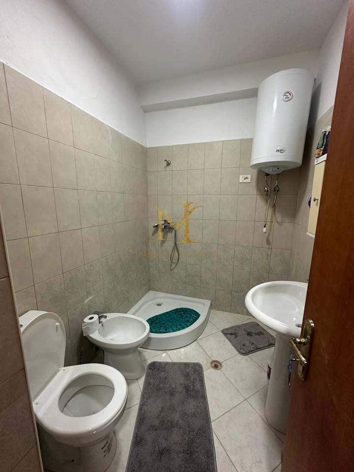 SHITET APARTAMENT 1+1 TEK SHKEMBI KAVAJES !!