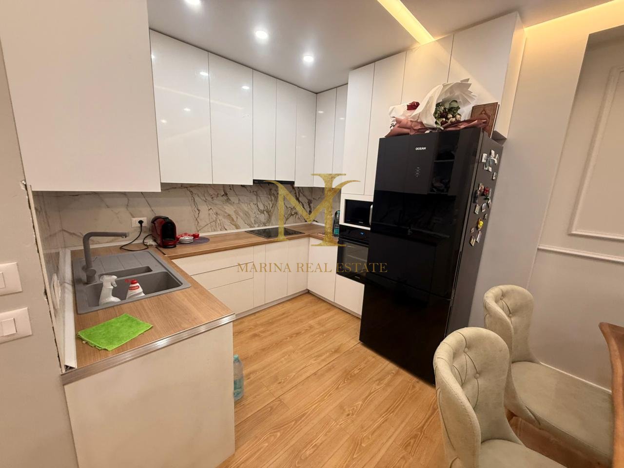 Shitet apartament 2+1+2 tek Ish URT Durres!