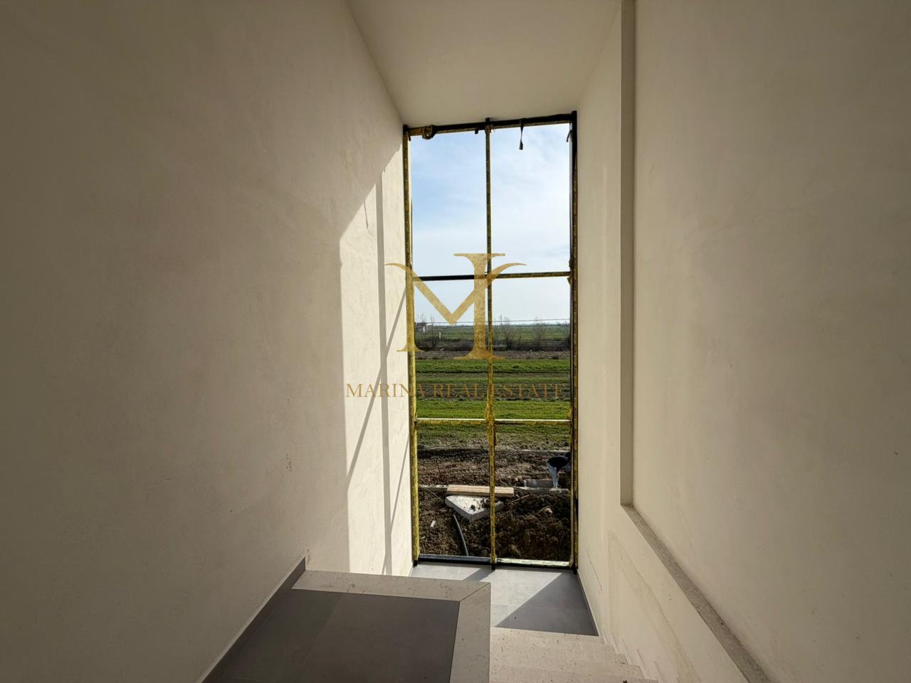 INDIVIDUAL VILLA FOR SALE IN LALZ BAY