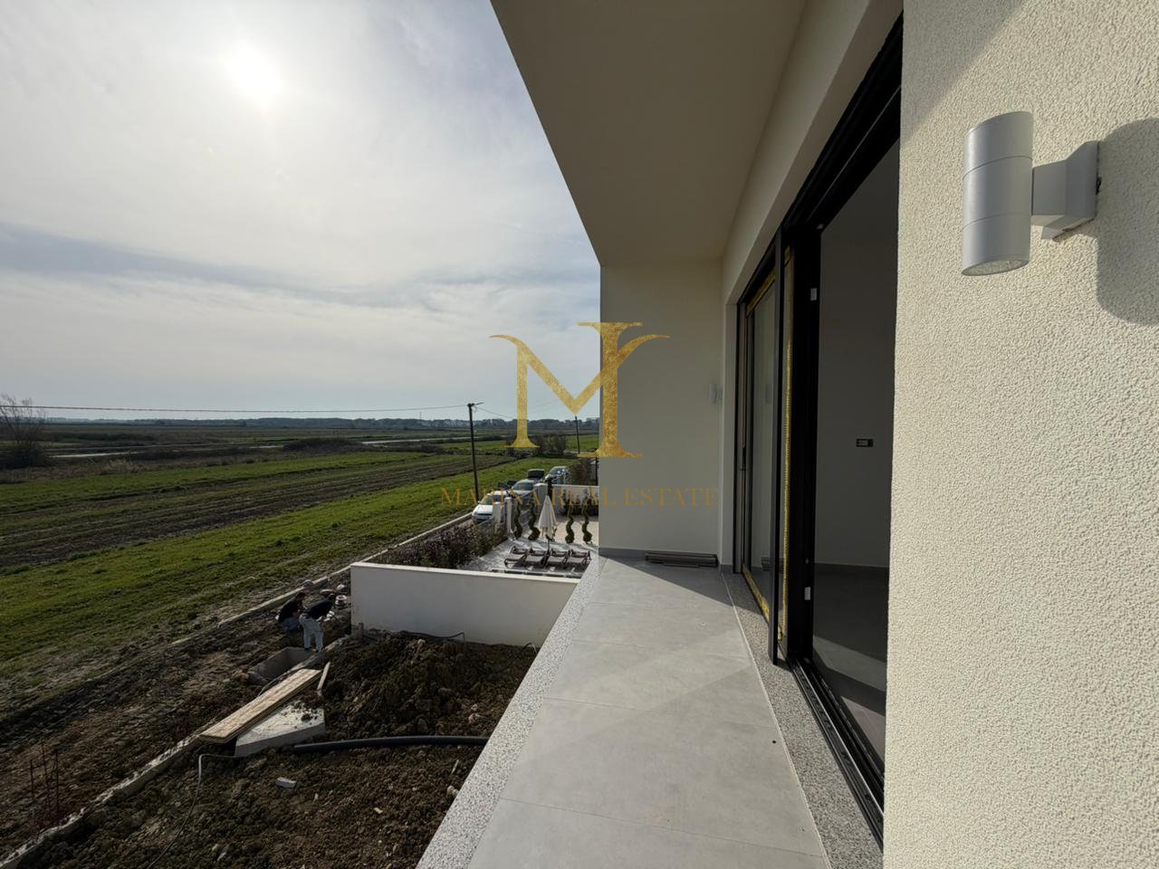 INDIVIDUAL VILLA FOR SALE IN LALZ BAY