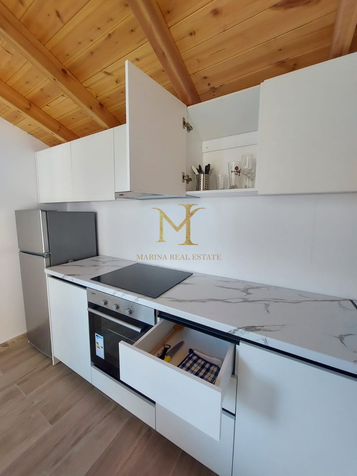 APARTAMENT 1+1 PLAZH DURRES  ME  LULISHTE