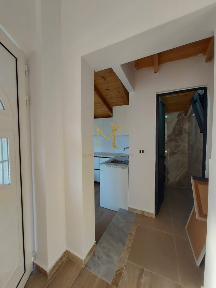 APARTAMENT 1+1 PLAZH DURRES  ME  LULISHTE