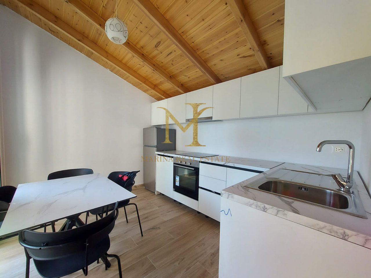 APARTAMENT 1+1 PLAZH DURRES  ME  LULISHTE