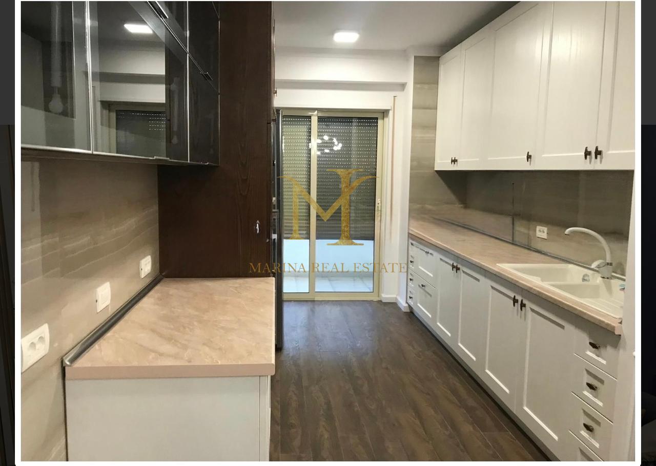 Shitet Apartament 3+1+2 Në Qendër Të Durrësit !!
