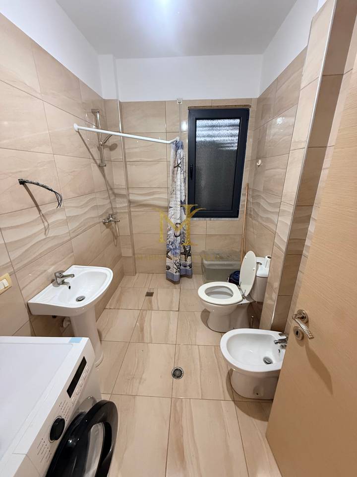 Jepet Me Qera Apartament 1+1 Plazh, Rrota e Kuqe Durres !!