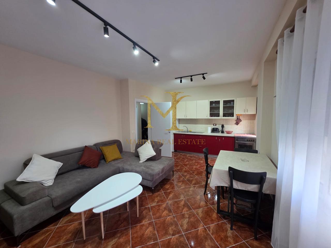 Shitet Apartament 1+1 – Shkëmbi i Kavajës, Durrës