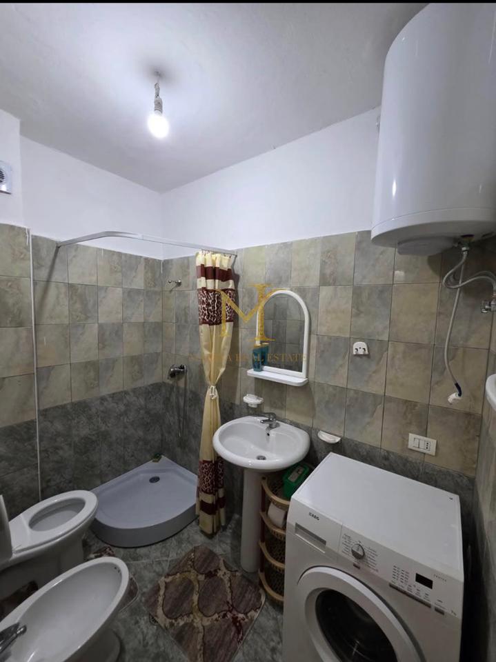 Shitet Apartament 1+1 – Shkëmbi i Kavajës, Durrës